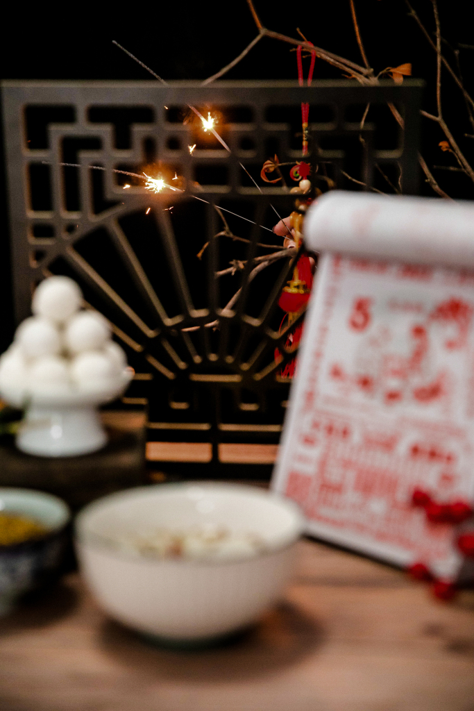 元宵节手工桂花汤圆甜品传统美食摄影图片