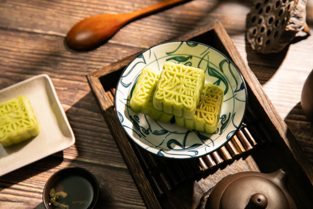 下午茶绿豆麦香凉糕点心美食摄影图