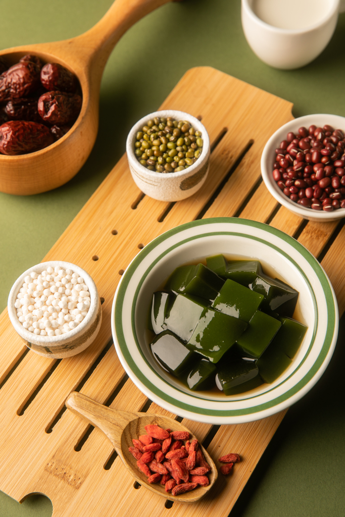 设图仙草冻夏季糖水甜品美食摄影图