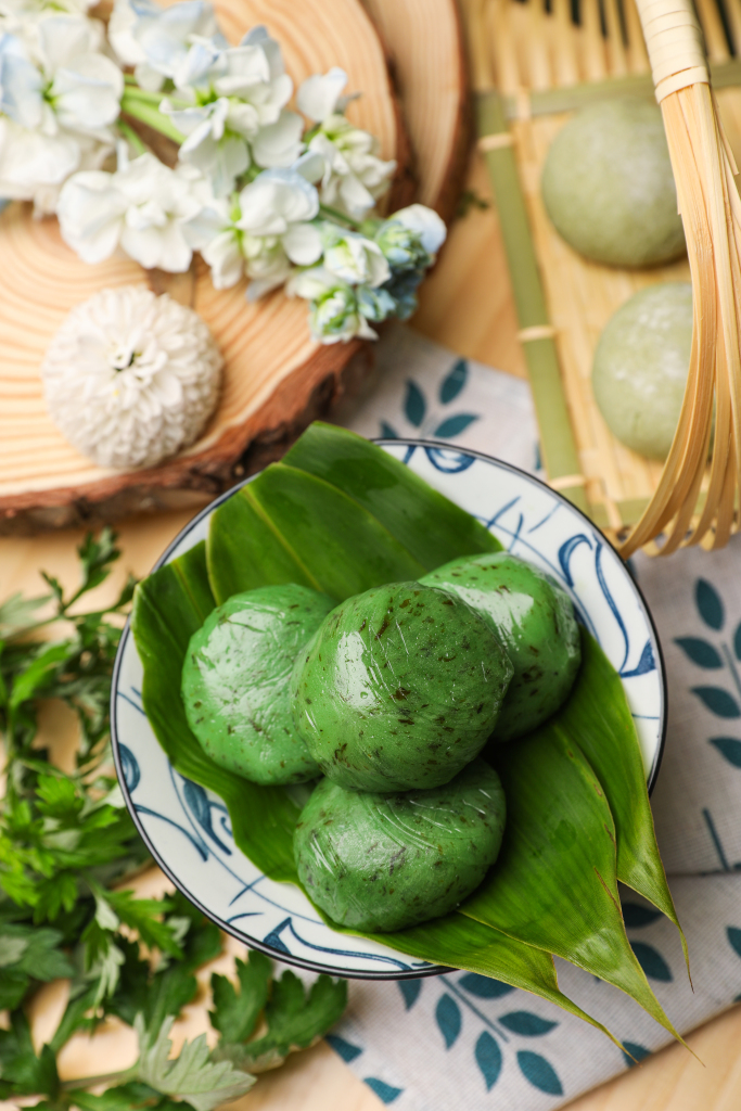 艾叶糍粑清明节美食摄影图