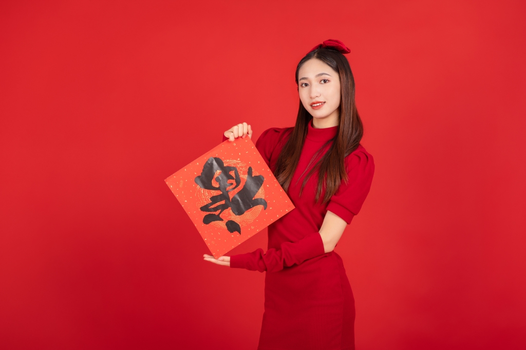 福到啦新年龙年春节美女人物摄影图