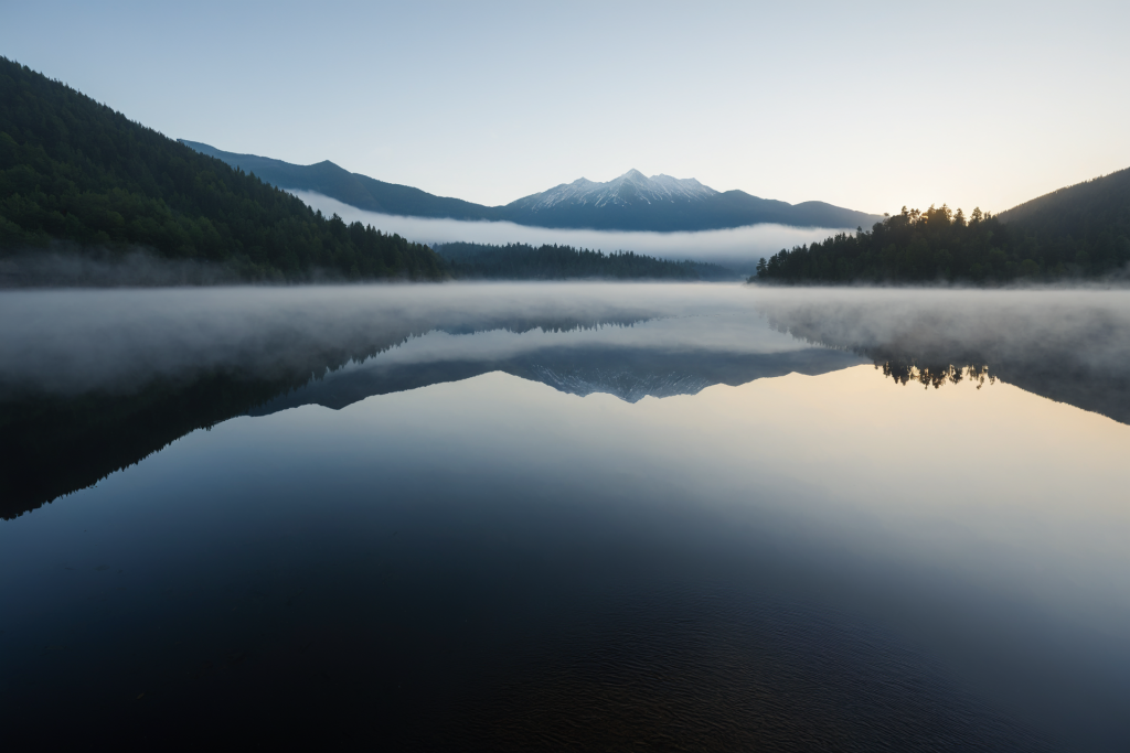 湖泊风景自然风景摄影图