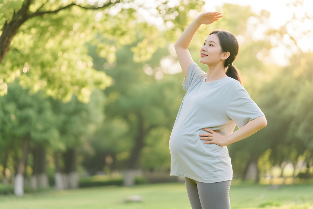 孕妇健身运动人物摄影