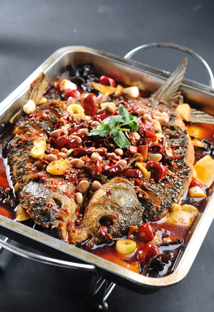 香辣美味特色烤鱼图片