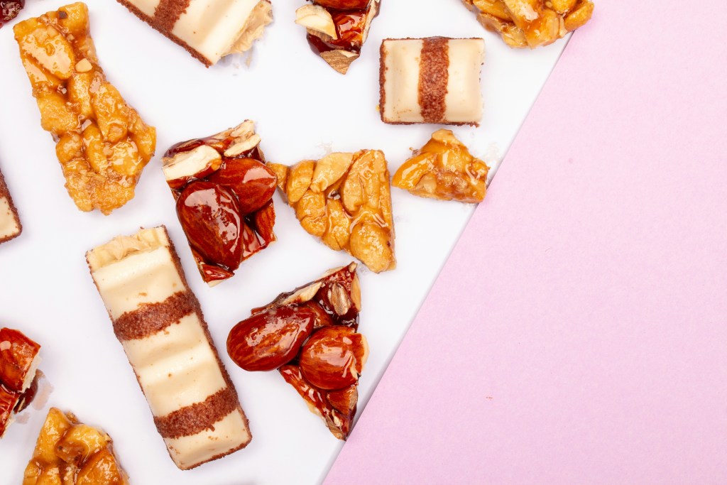 各式坚果巧克力糖果拼盘