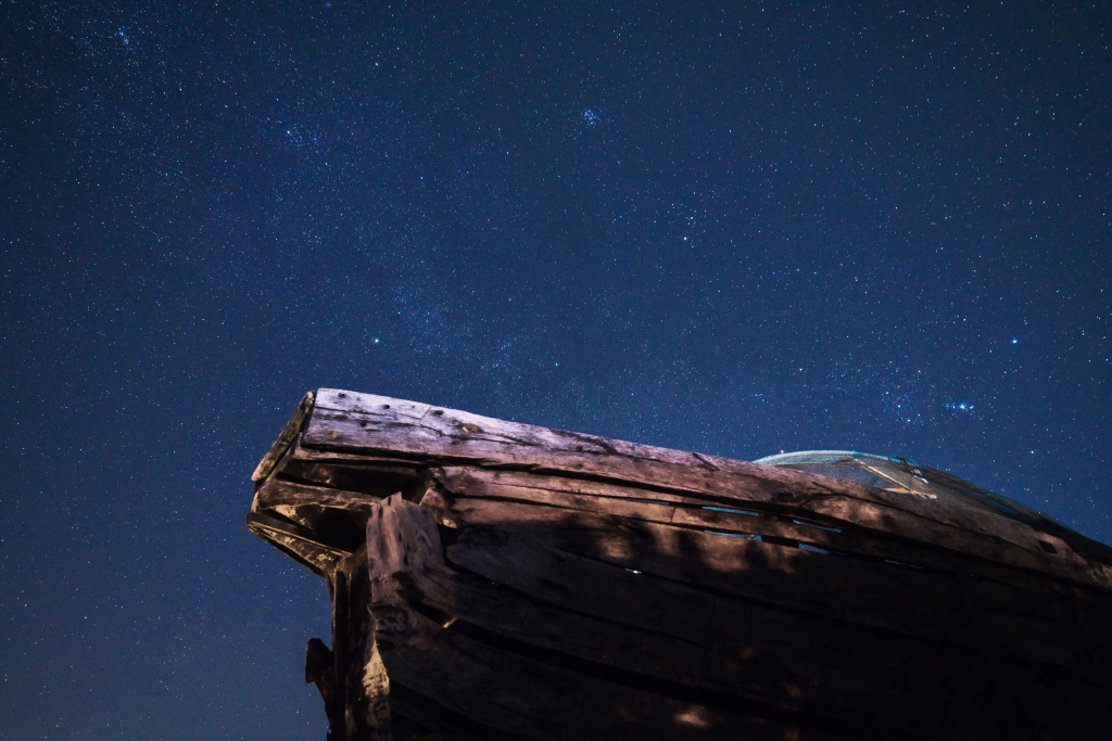 丽江古城屋檐星空