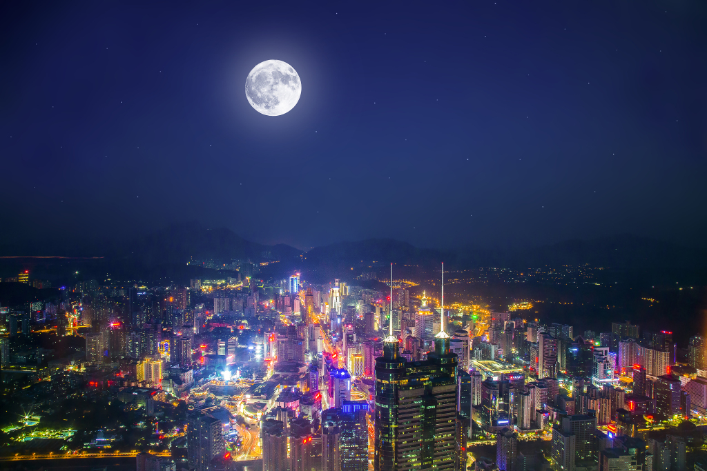深圳中秋城市圆月背景